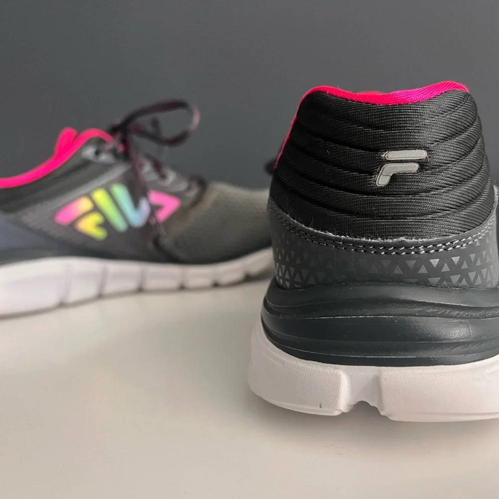 Fila Women's Memory
Multiswift Running Shoe - Gray with Pink / Rainbow - Picture 8 of 13